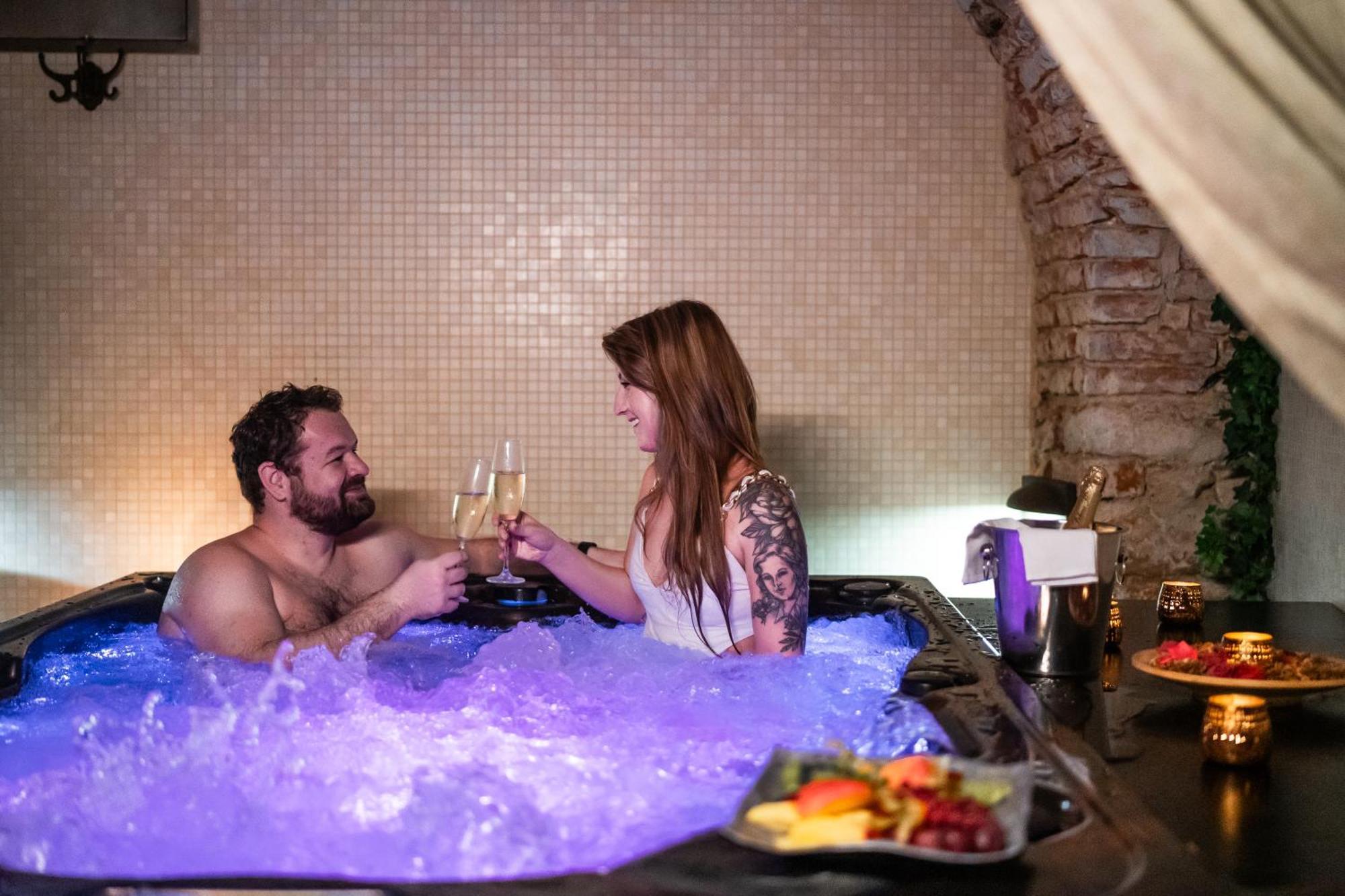 Hotel Sladovna Cerna Hora Luaran gambar