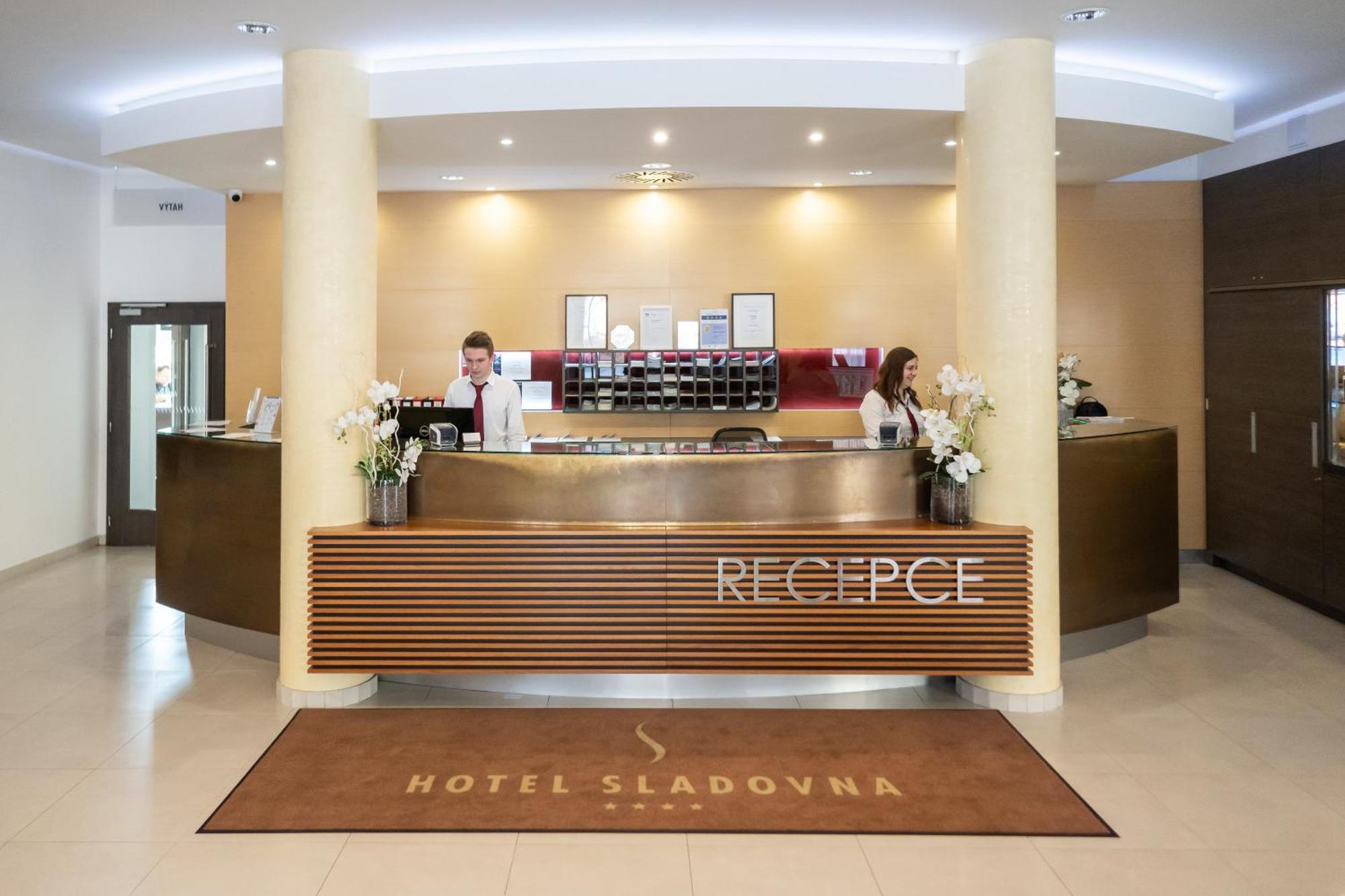 Hotel Sladovna Cerna Hora Luaran gambar